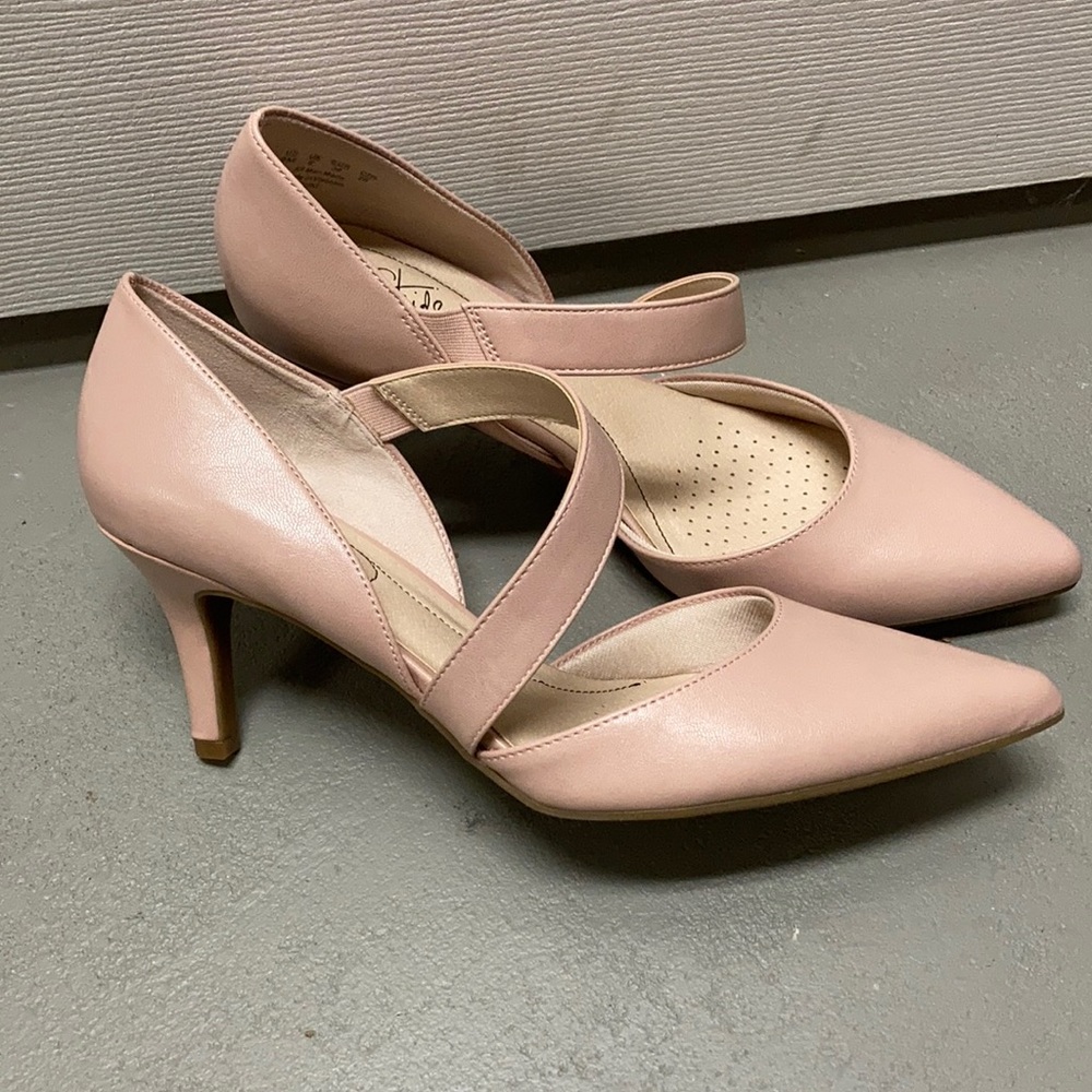 Pink life stride shoes size 9M
